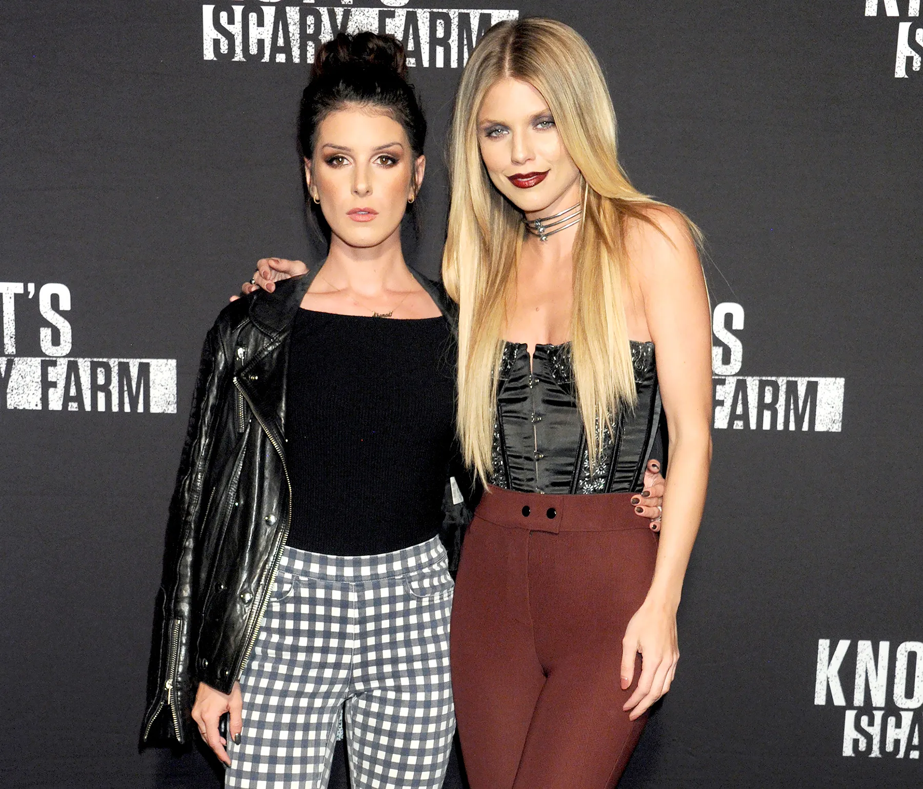 Shenae-Grimes-and-AnnaLynne-McCord-feud