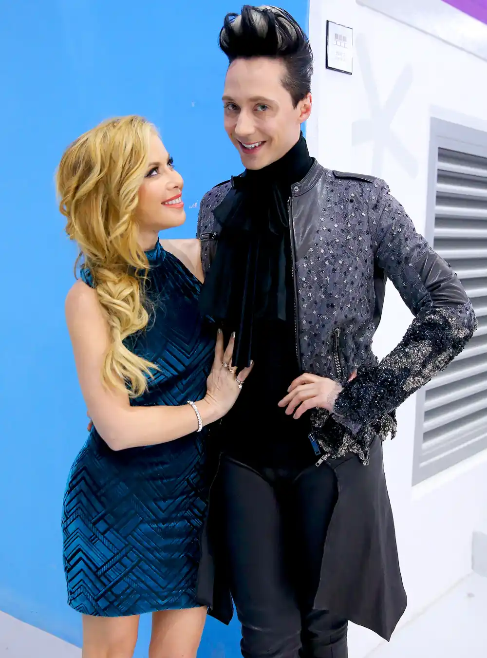 Tara-Lipinski-and-Johnny-Weir