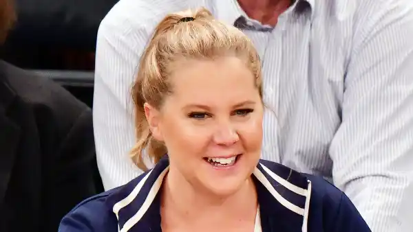 Amy Schumer Shamed for Size of Her Engagement Ring