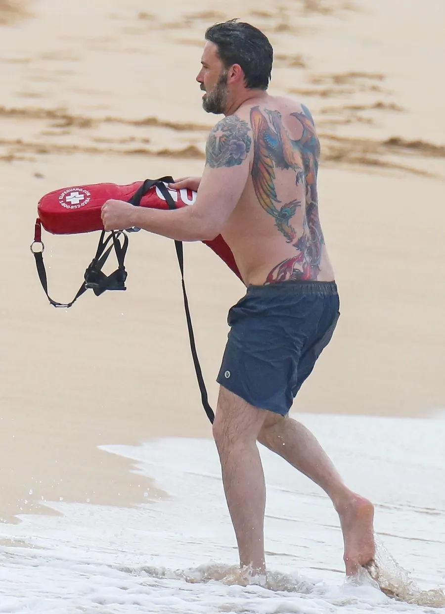 Ben Affleck, Beach, Phoenix, Tattoo, Triple Frontier, Filming, Netflix