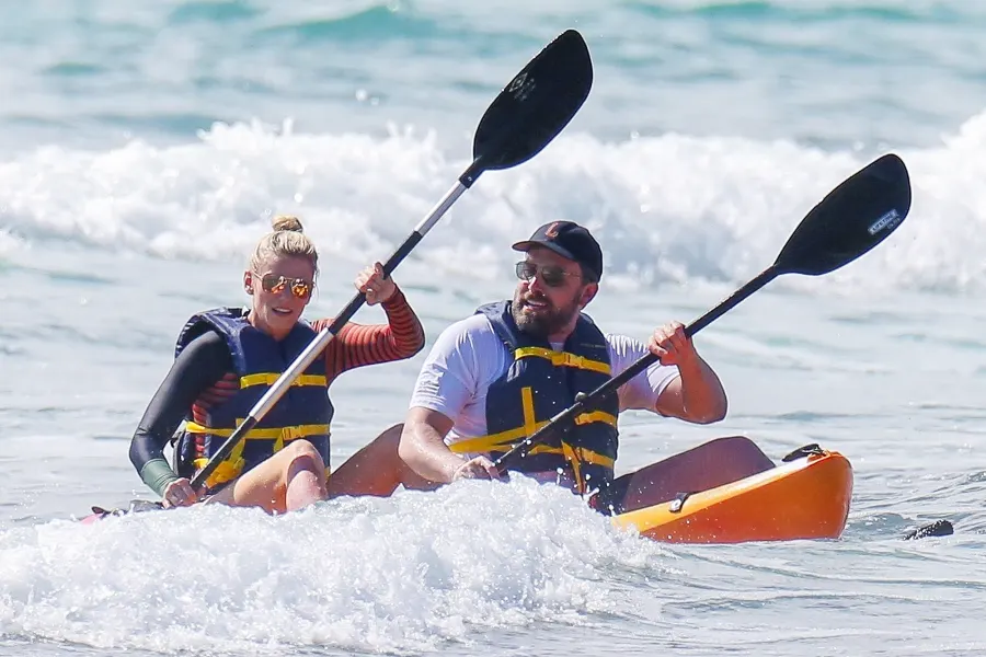 Ben Affleck Lindsay Skookus kayaking Honolulu