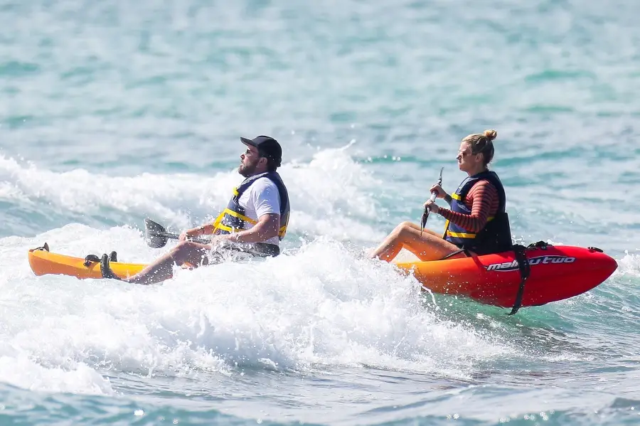 Ben Affleck Lindsay Skookus kayaking Honolulu