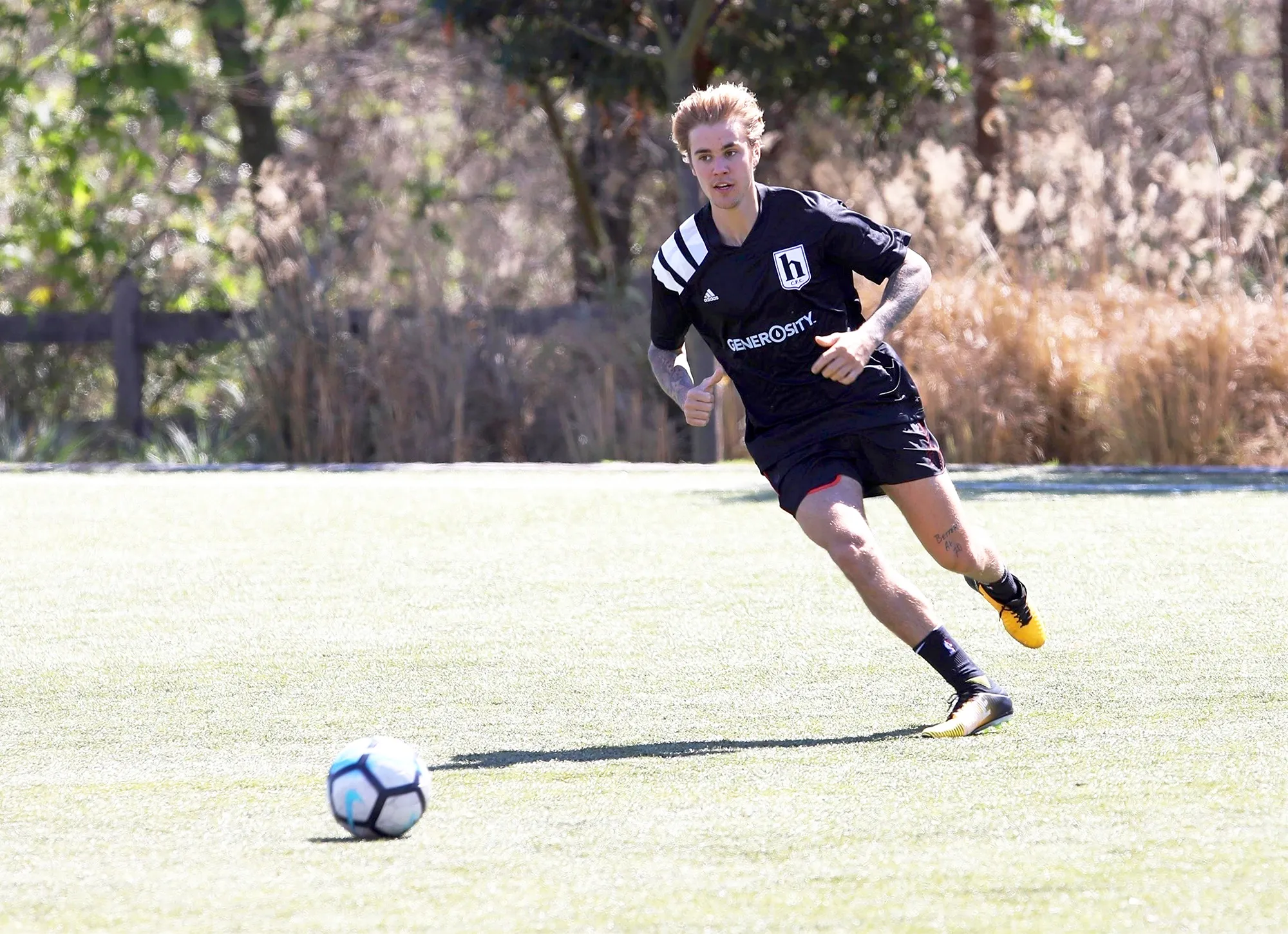 Justin Bieber Hits the Soccer Field in Los Angeles on March 17, 2018.