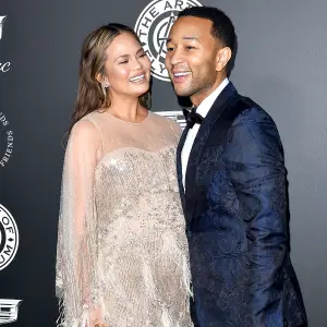 Chrissy-Teigen-and-John-Legend-baby