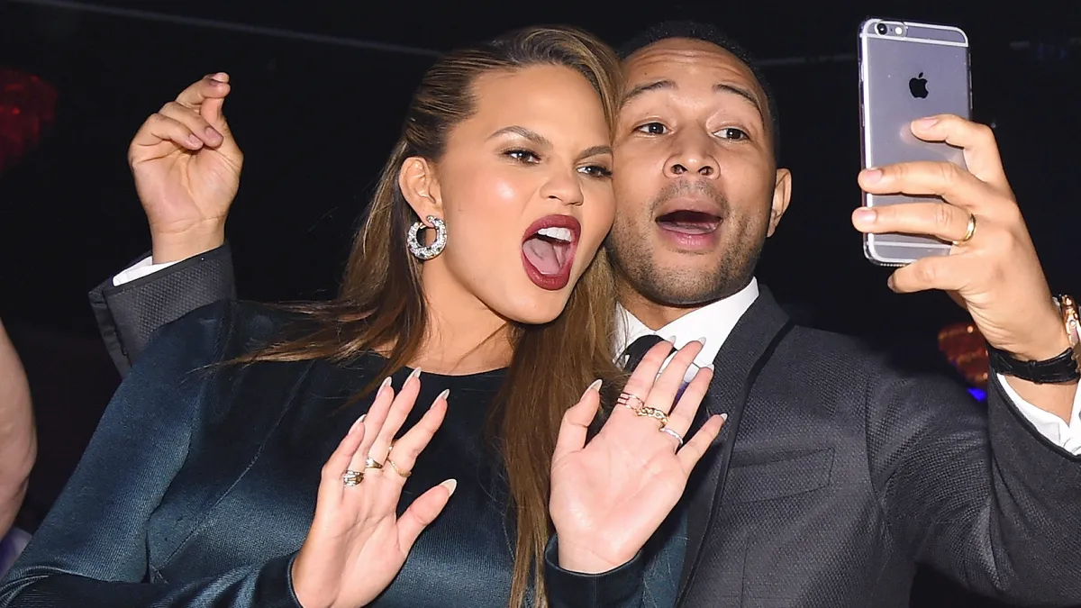 Chrissy Teigen, Snapchat, Phone, John Legend