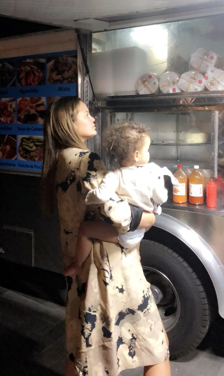 chrissy-teigen-taco-truck