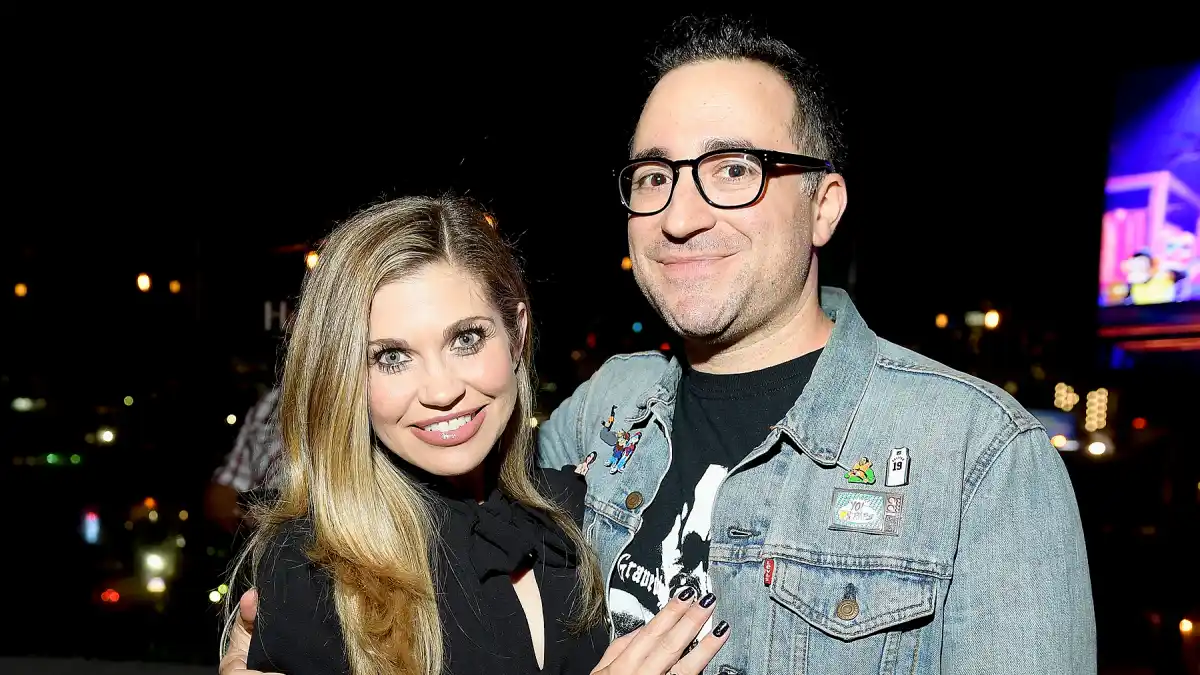 Danielle-Fishel-engaged