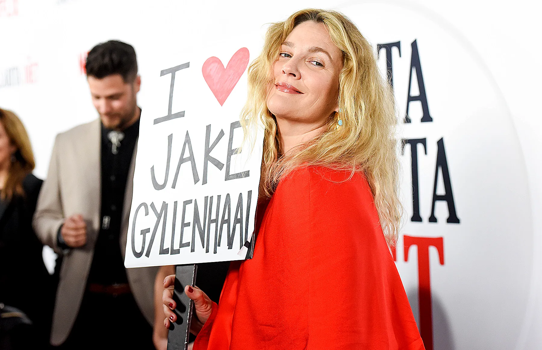 drew-barrymore-jake-gyllenhaal-sign