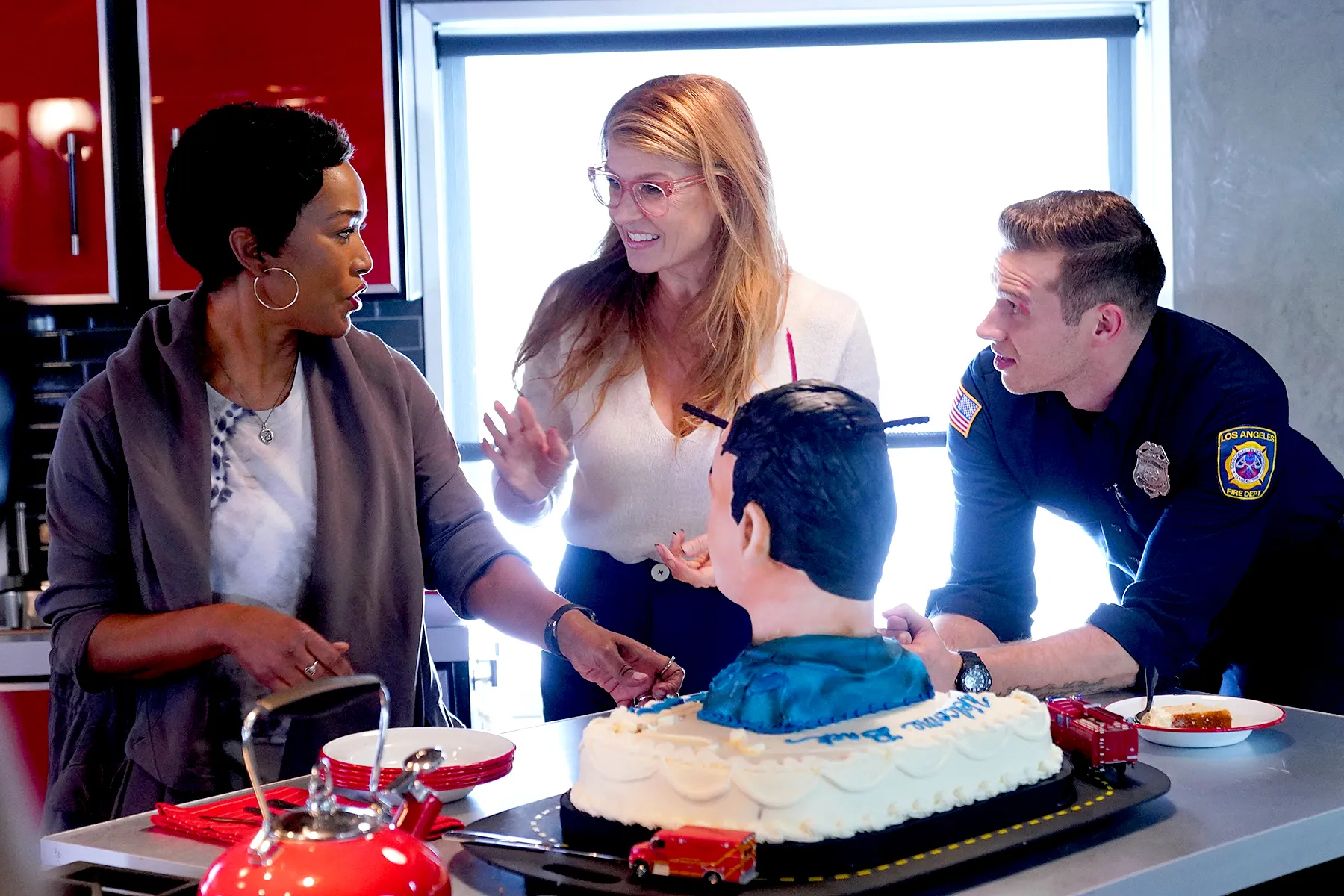 Angela Bassett, Connie Britton and Oliver Stark on 9-1-1