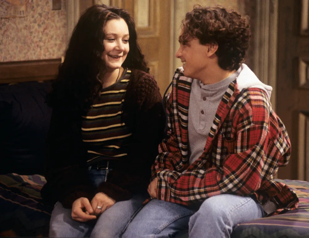 johnny-galecki-sara-gilbert-roseanne