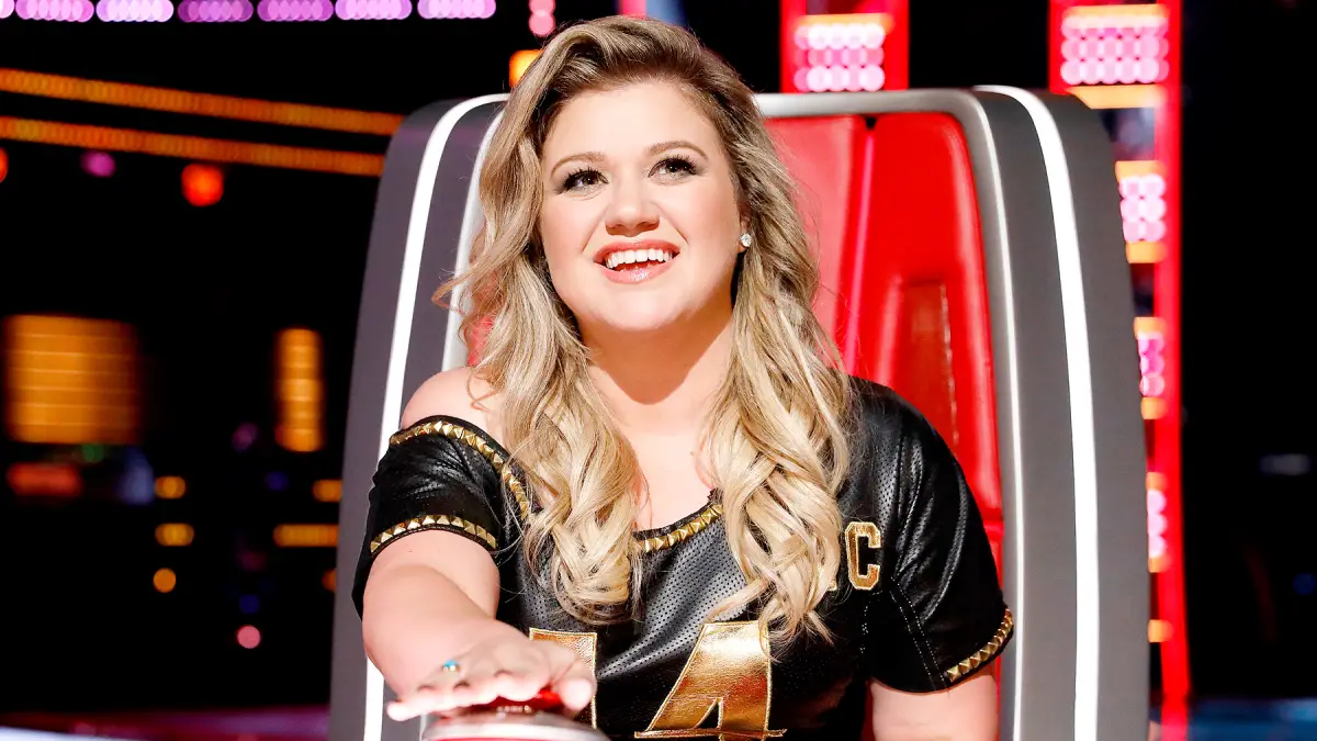 Kelly Clarkson on The Voice