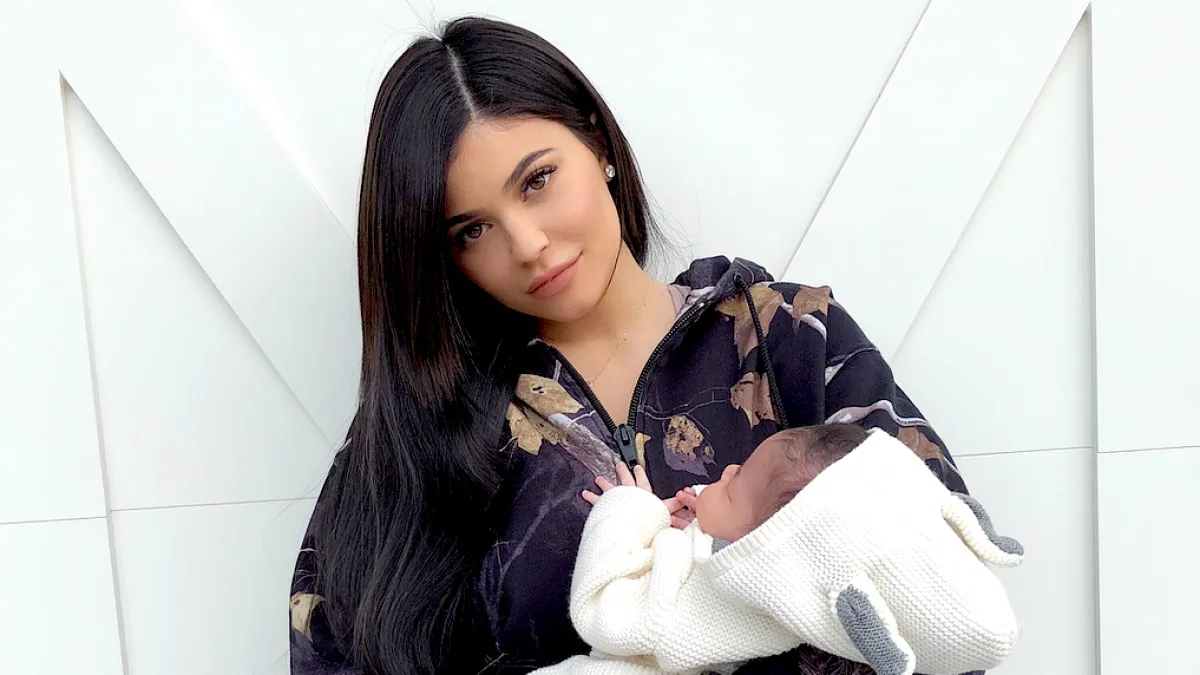kylie-jenner-stormi-2