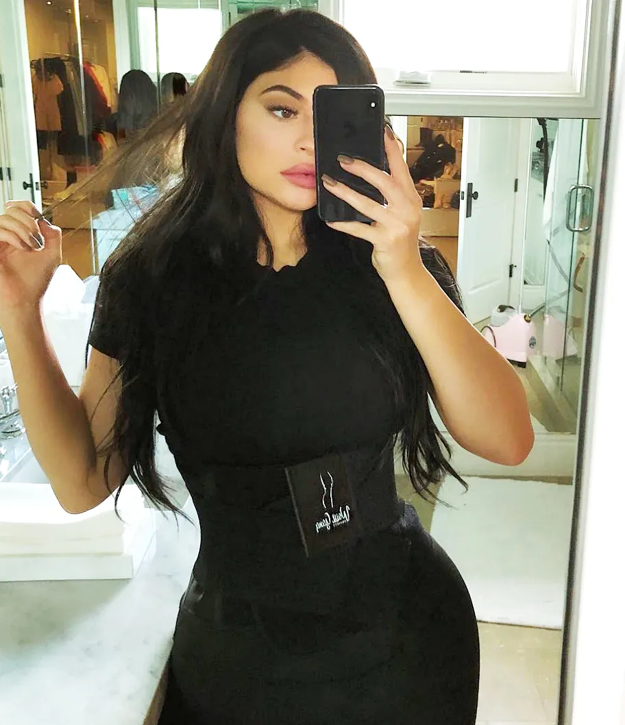 kylie-jenner-waist-trainer