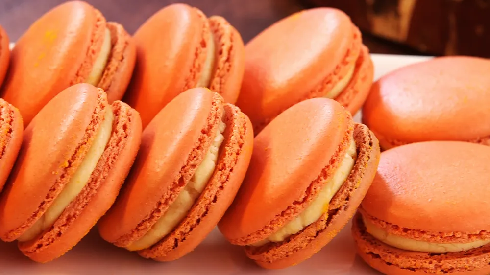 Cheeto macarons