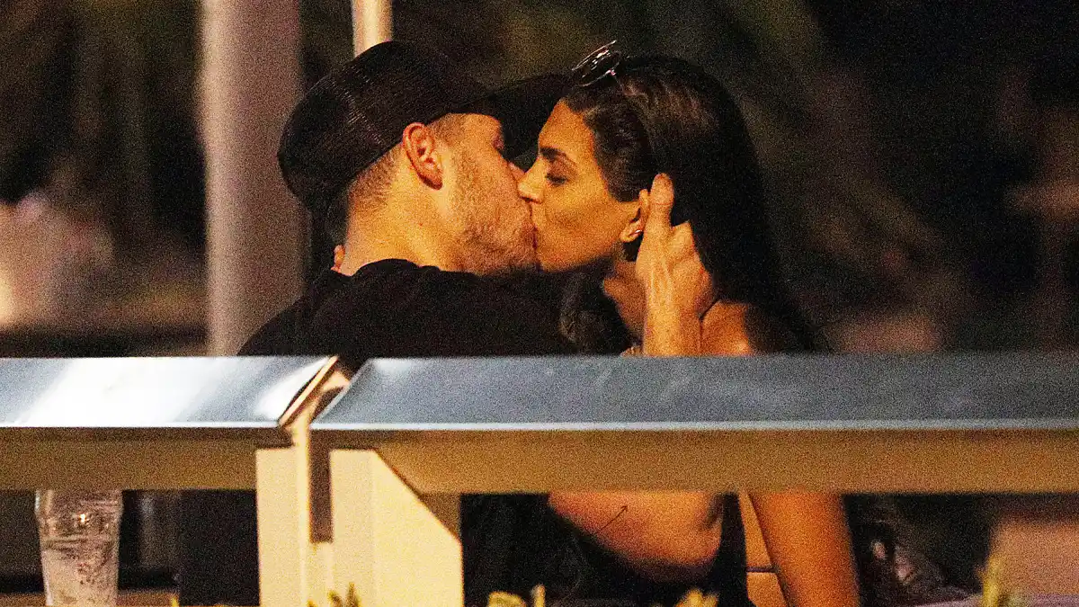 Nick Jonas Annalisa Azaredo Kissing