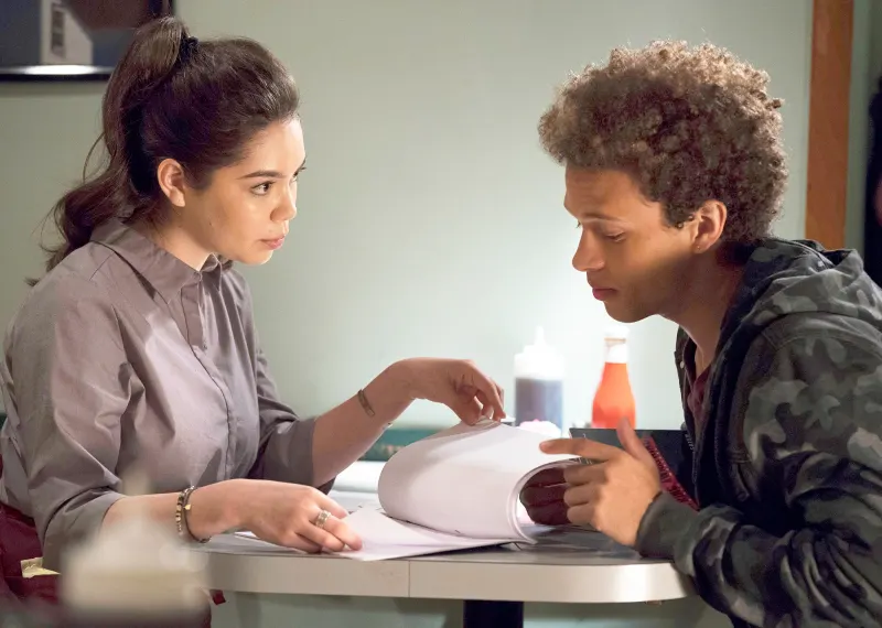 Auli'i Cravalho as Lilette Suarez and Damon J. Gillespie as Robbie Thorne on ‘Rise‘