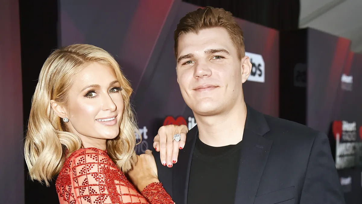 Paris Hilton Lost Engagement Ring While Dancing at Miami Nightclub
