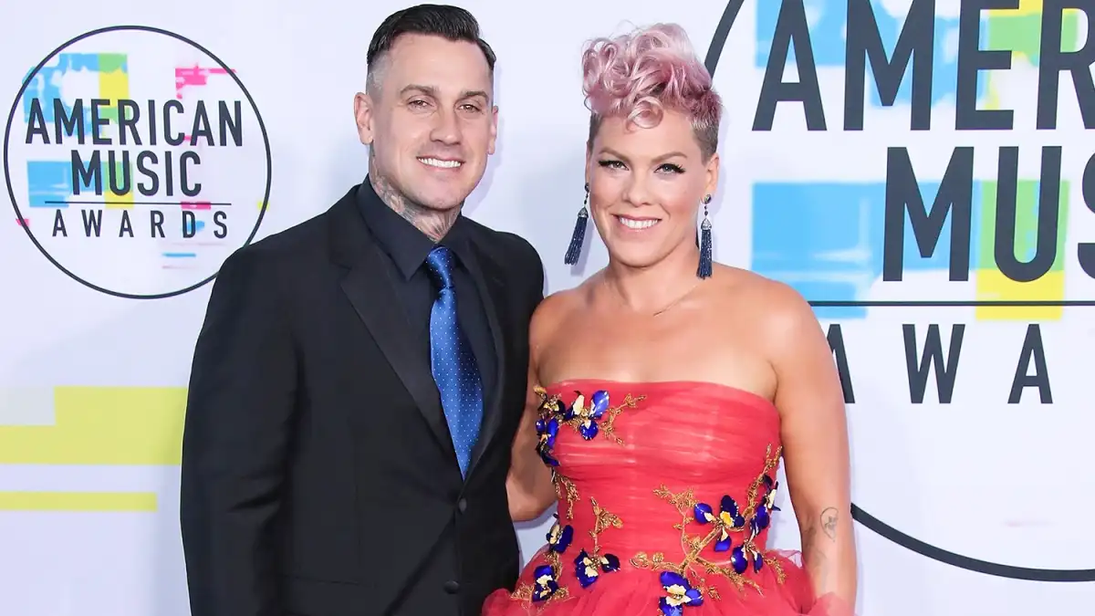 Pink, Carey Hart, Daughter, Shaved Head