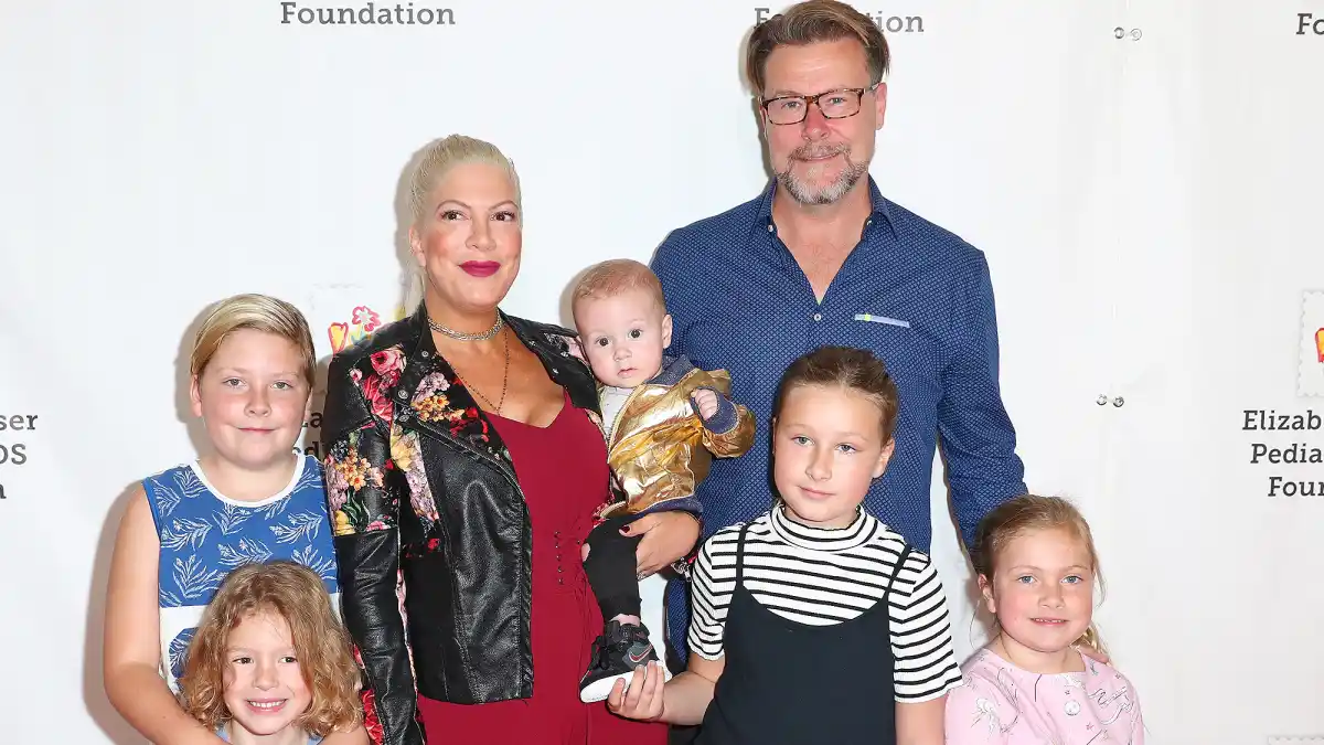 Tori Spelling, Dean McDermott, Liam, Finn, Stella, Hattie, Beau, Saint Patrick's Day
