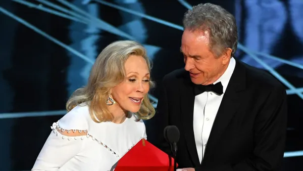 Faye Dunaway and Warren Beatty