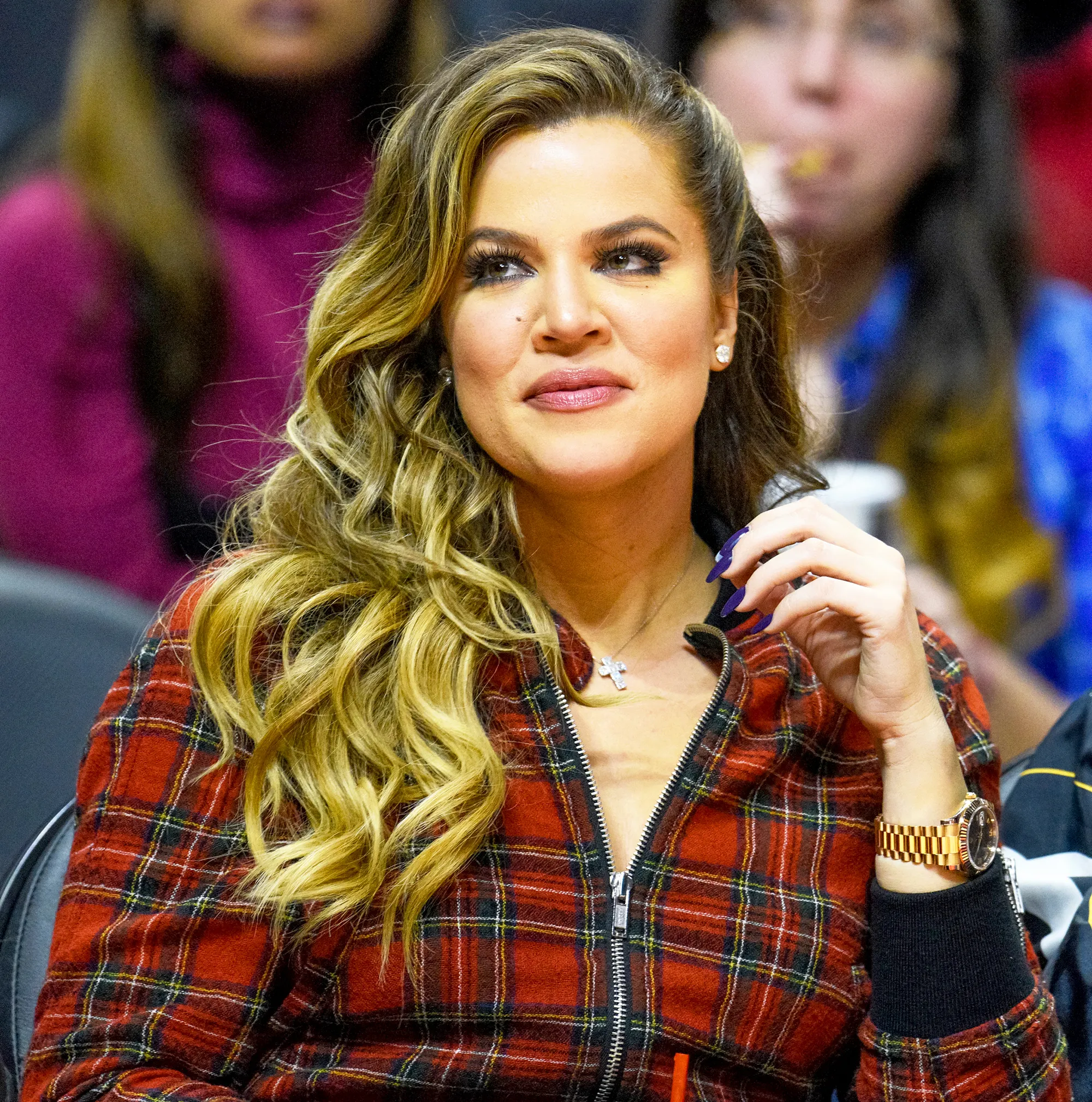 Khloe Kardashian attends a 2014 basketball game between the Detroit Pistons and the Los Angeles Clippers at Staples Center in Los Angeles, California.