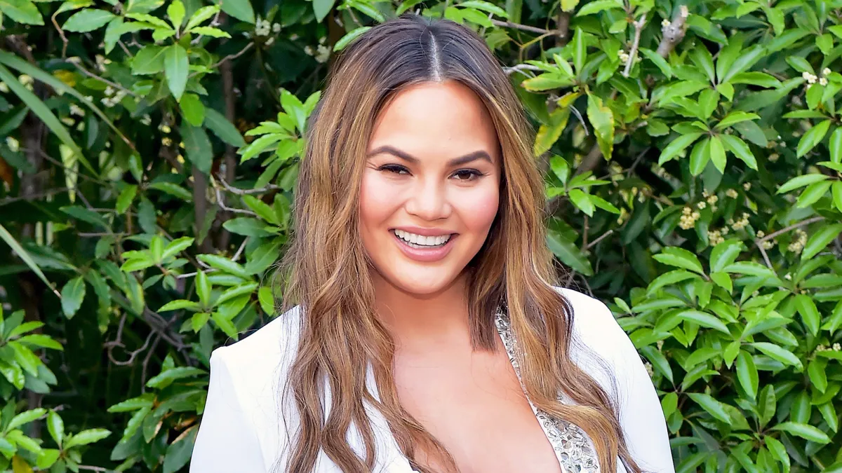 Chrissy Teigen attends The Daily Front Row's 4th Annual Fashion Los Angeles Awards at Beverly Hills Hotel in Beverly Hills, California.