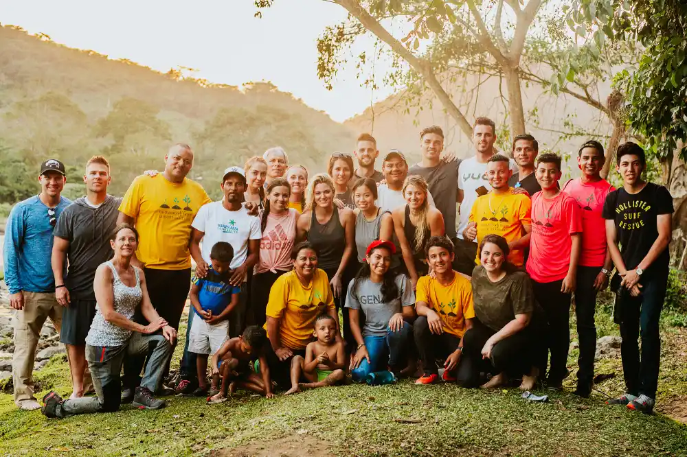 Ben Higgins charity Honduras