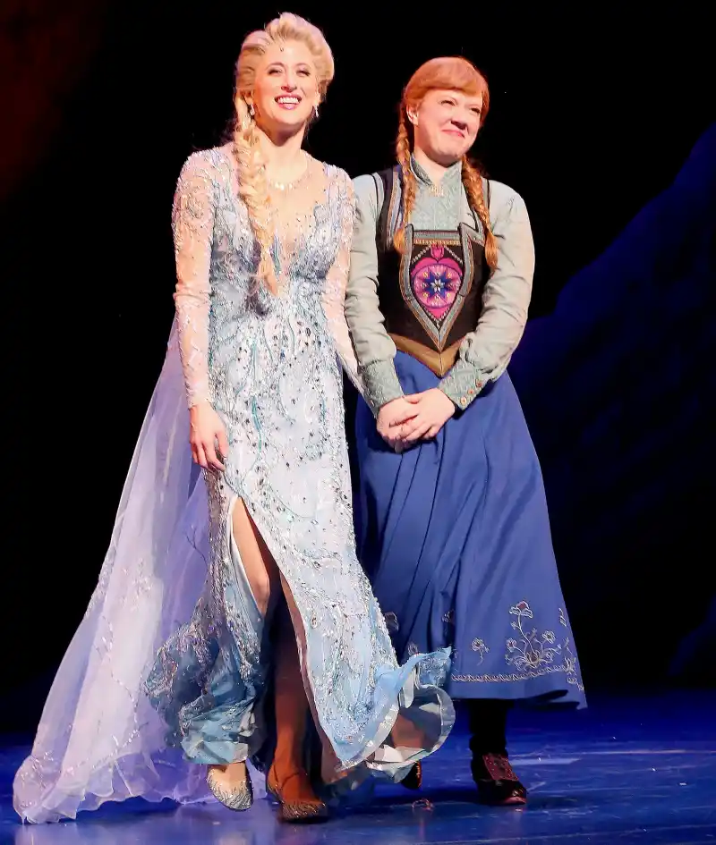 Caissie-Levy-as-'Elsa'-and-Patti-Murin-as-'Anna'