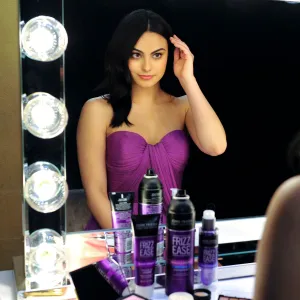 Camila Mendes
