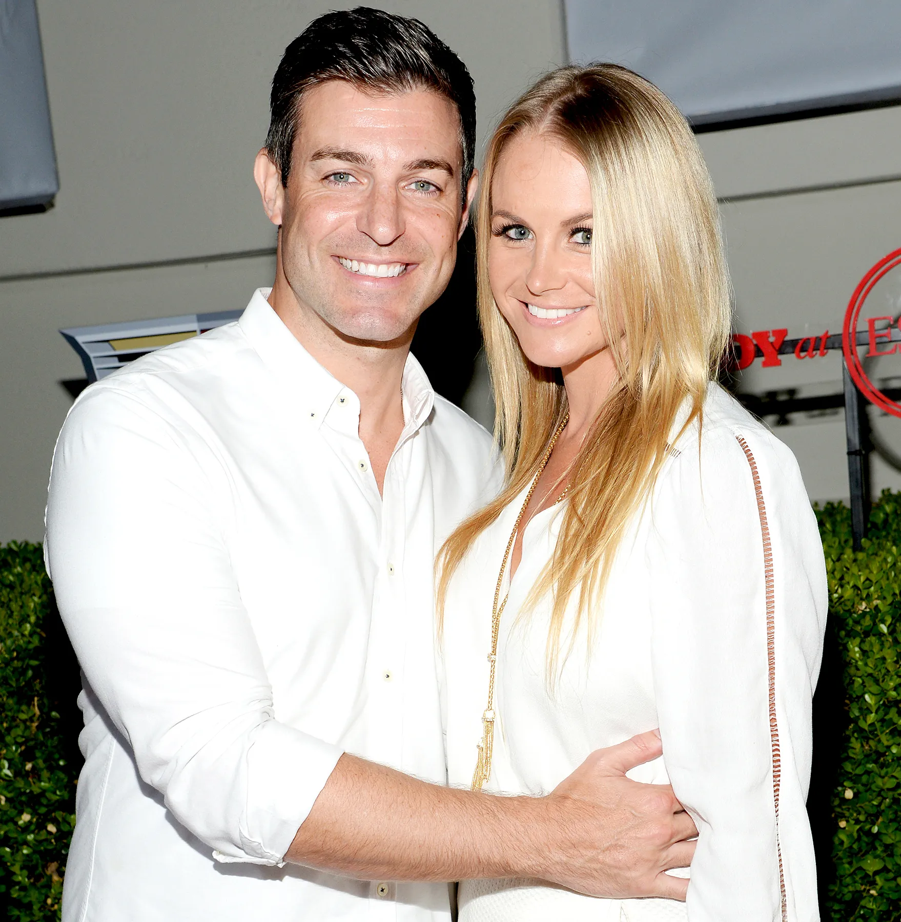 Jeff-Schroeder-and-Jordan-Lloyd-gender-reveal