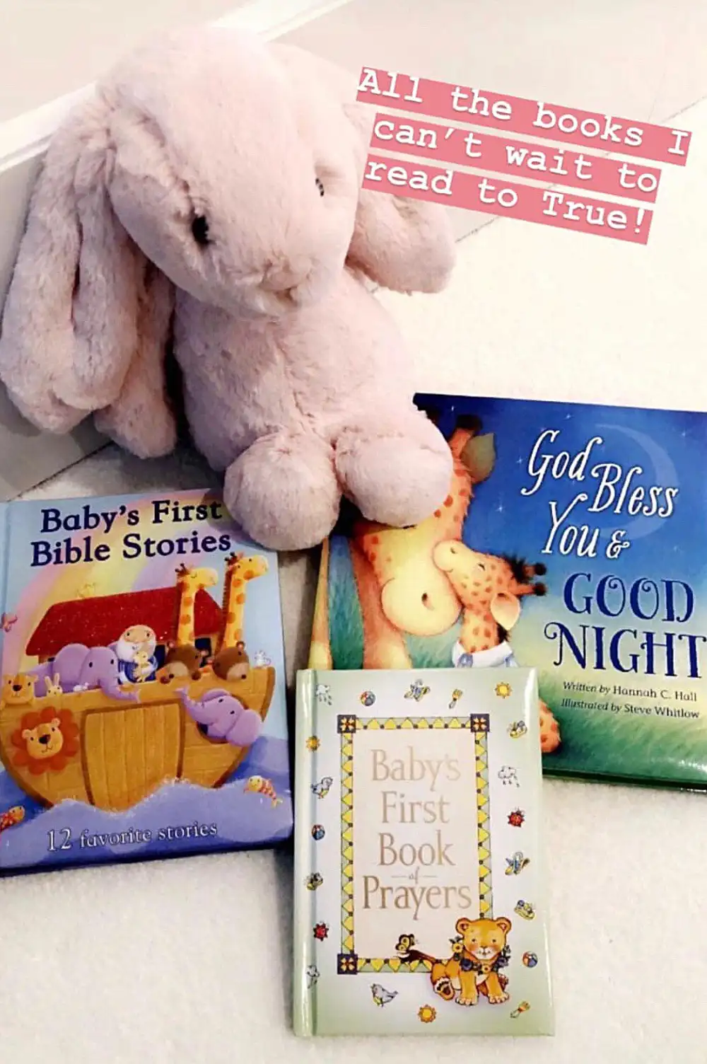khloe-kardashian-baby-books