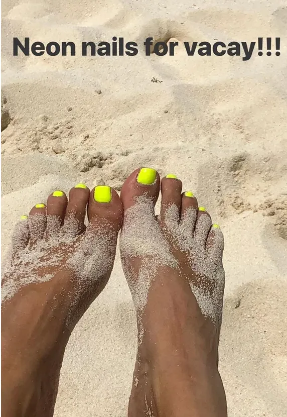 kim kardashain toes