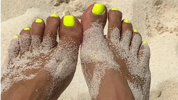 kim kardashain toes