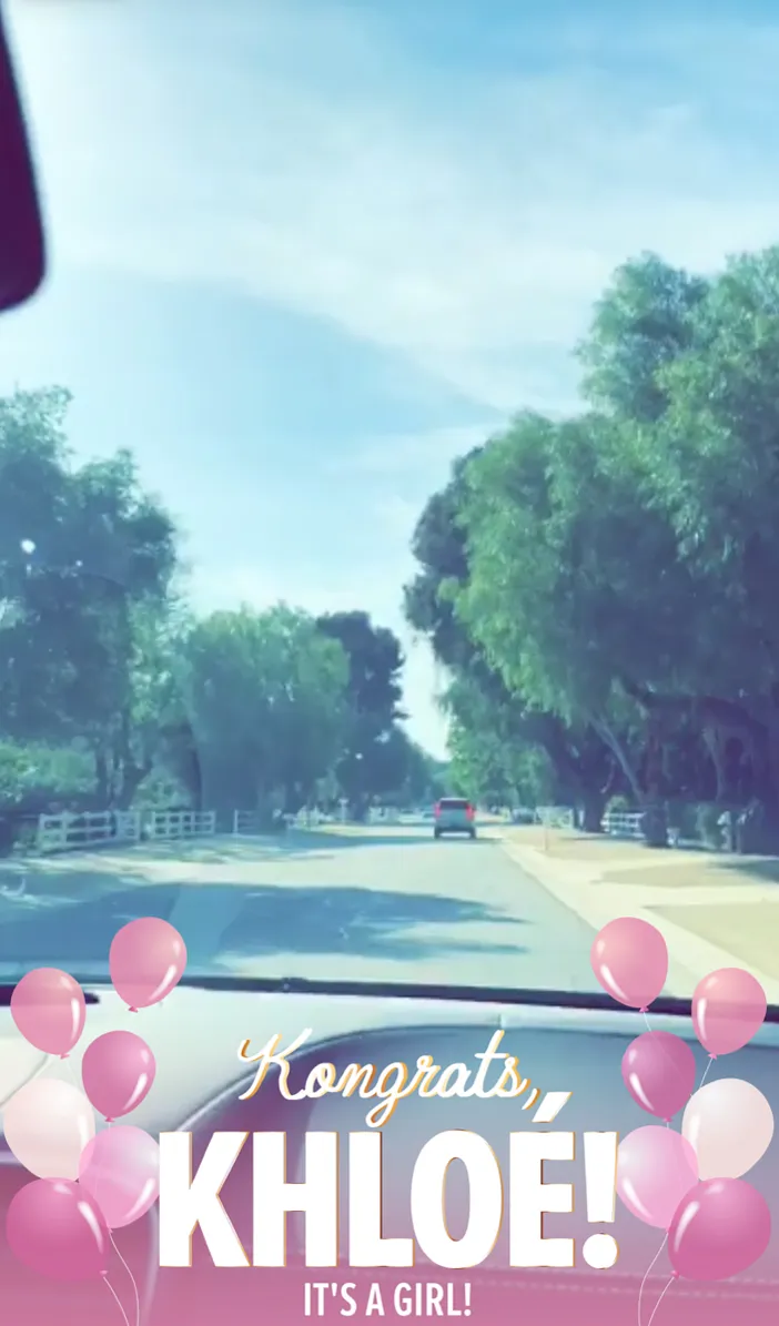 kylie-congratulates-khloe