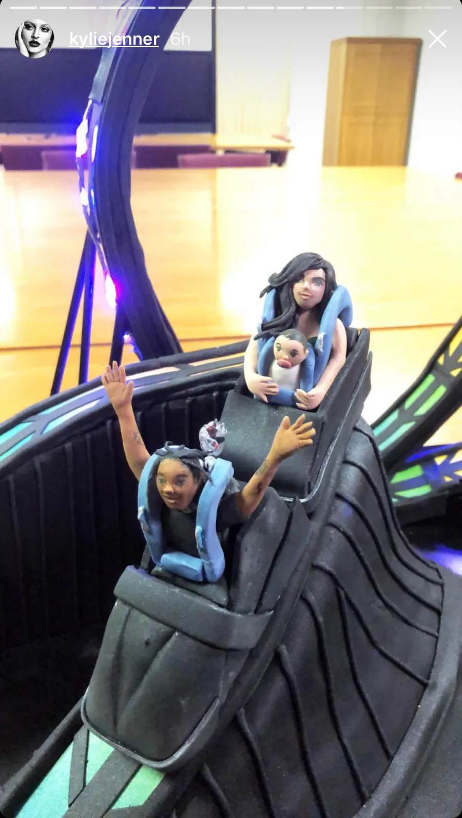 Kylie Jenner & Travis Scott at Six Flags