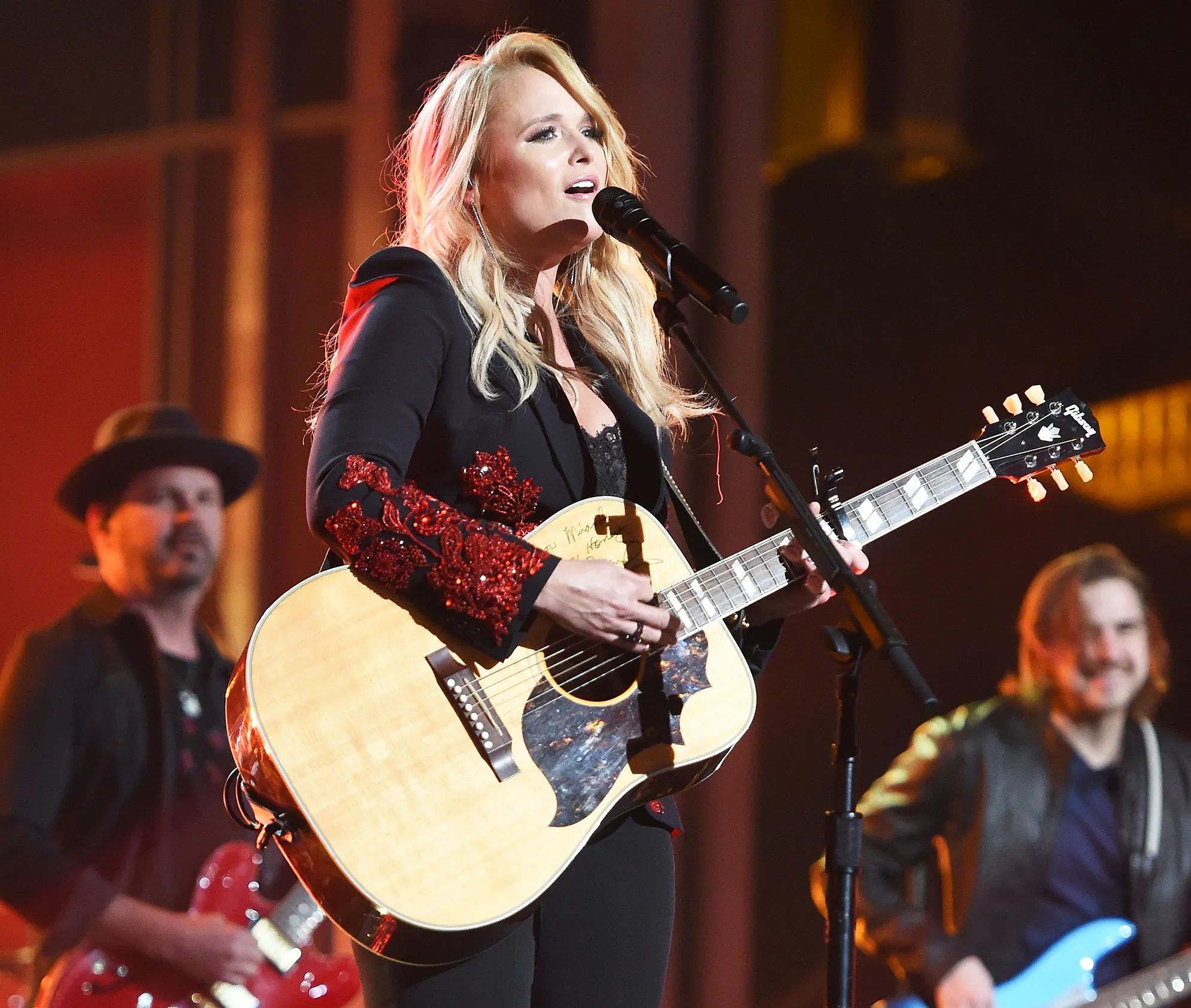 Miranda Lambert Broken Heart ACM Awards