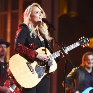 Miranda Lambert Broken Heart ACM Awards