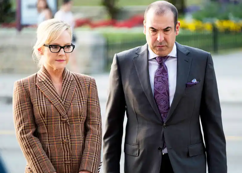 Rachael Harris as Sheila Sazs and Rick Hoffman as Louis Litt in ‘Suits‘