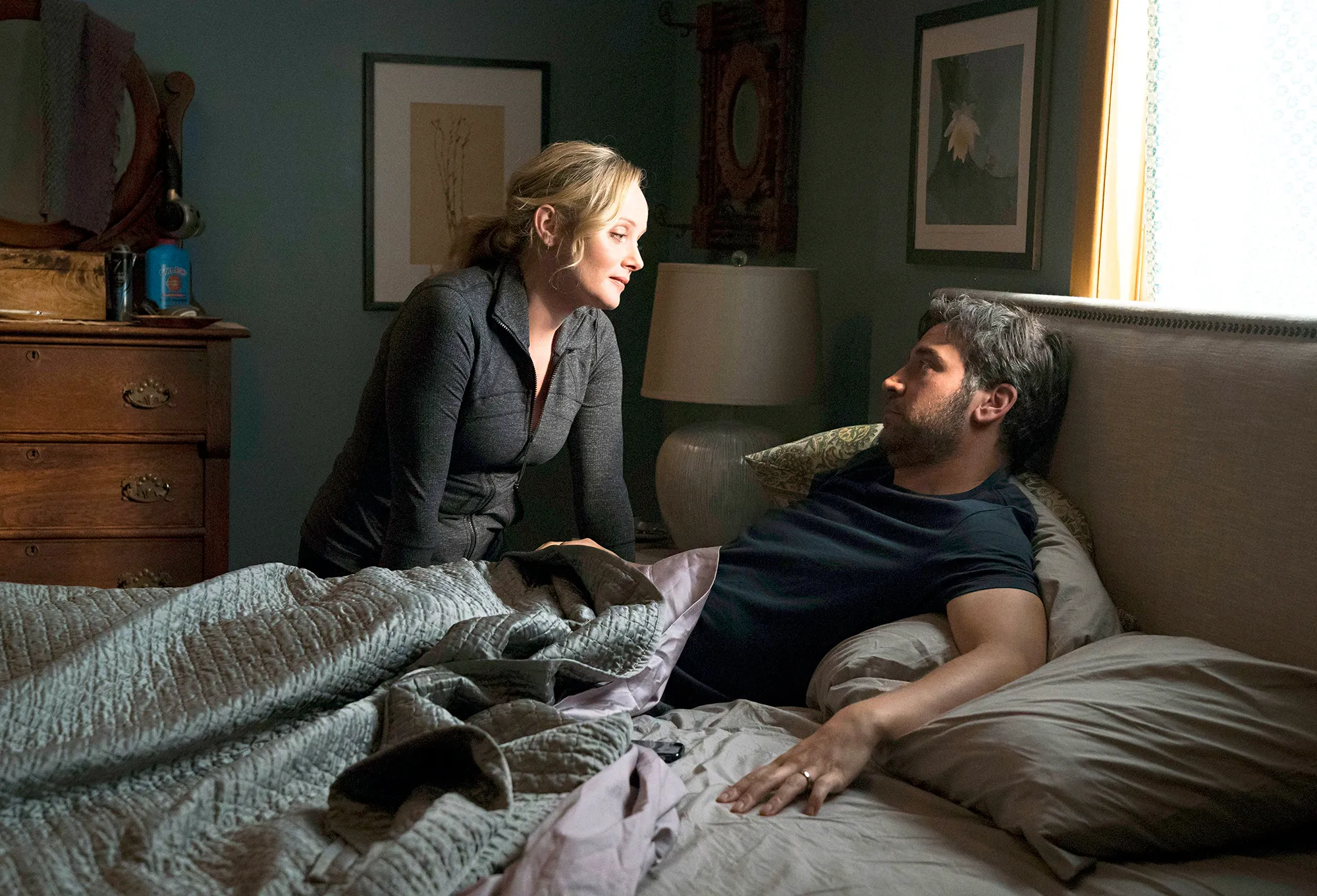 Marley Shelton as Gail Mazzuchelli and Josh Radnor as Lou Mazzuchelli in ‘Rise‘