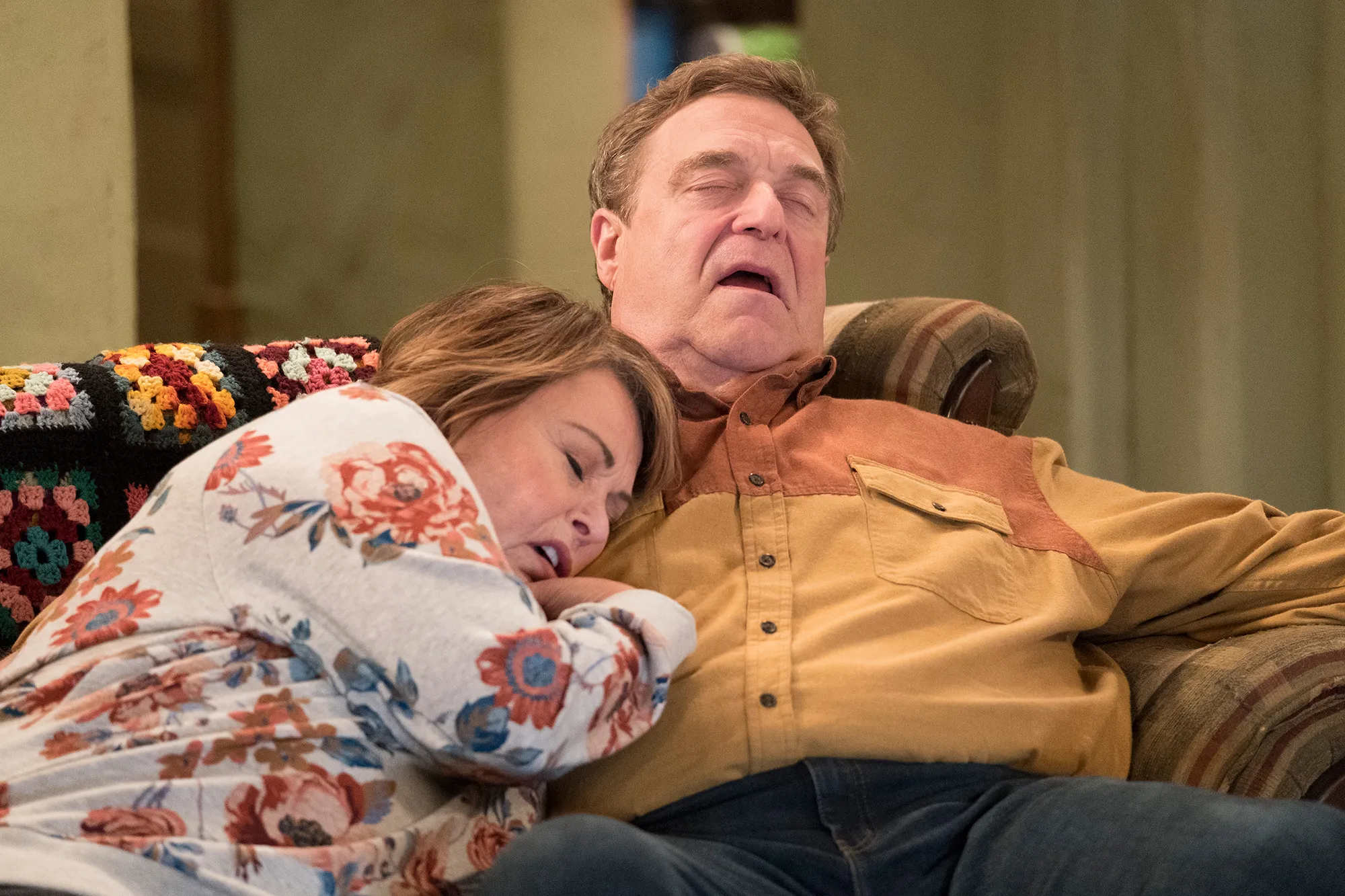 "Roseanne Gets the Chair"