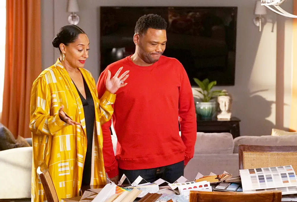 Tracee Ellis Ross and Anthony Anderson in &lsquo;Black-ish&lsquo;