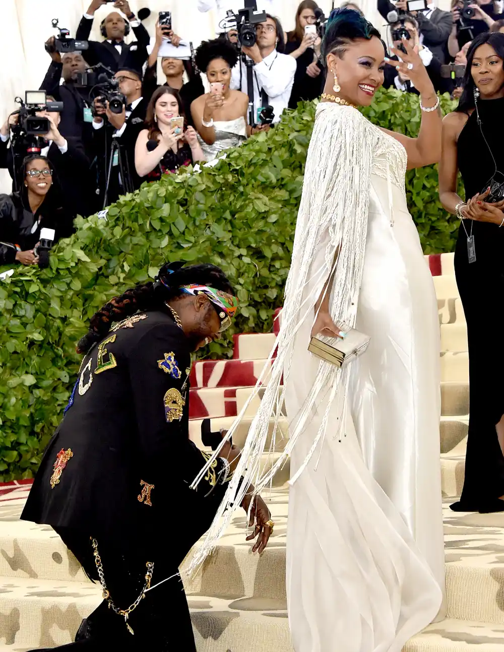 2-Chainz-proposal-met-gala