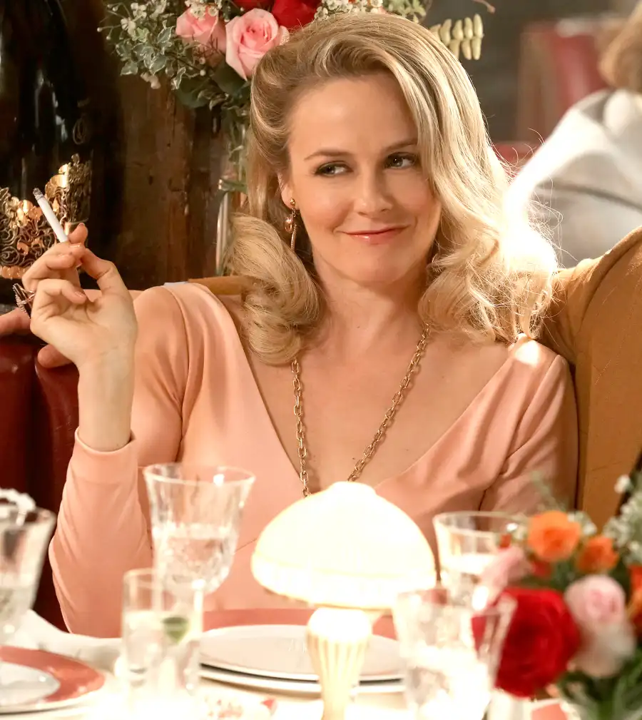 Alicia-Silverstone-in-American-Woman