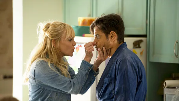 Anna Faris and Eugenio Derbez in ‘Overboard‘