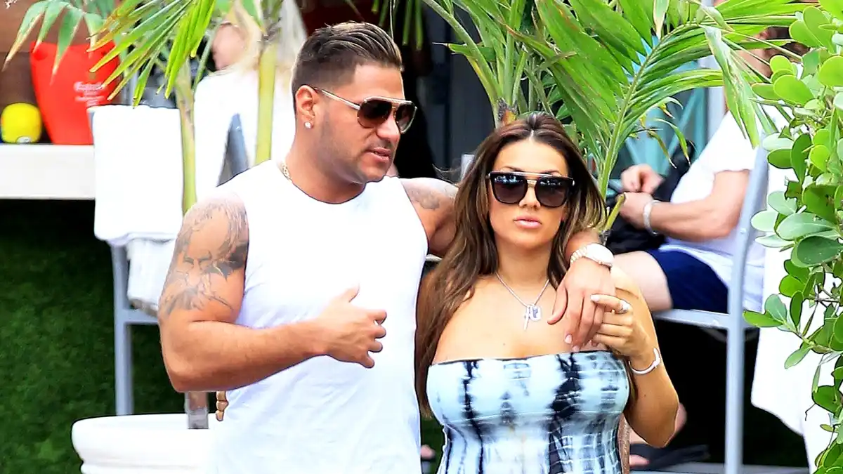 Ronnie Ortiz-Magro and Jen Harley step out in Miami, Florida on February 2, 2018.