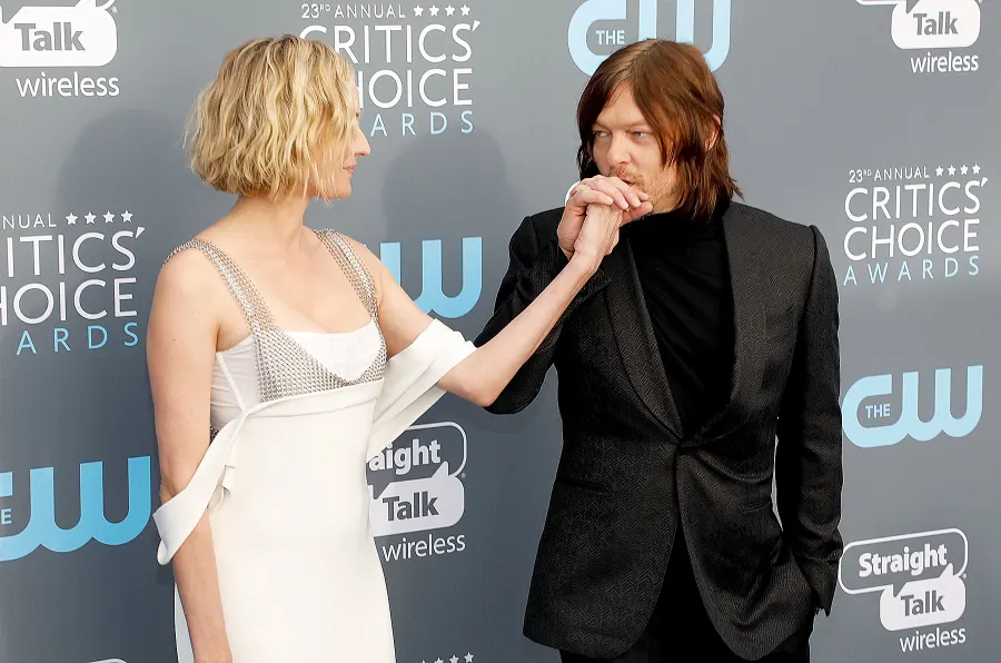 Diane-Kruger-and-Norman-Reedus-hand-kiss