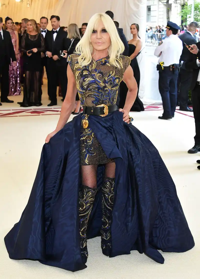 Donatella Versace met 18