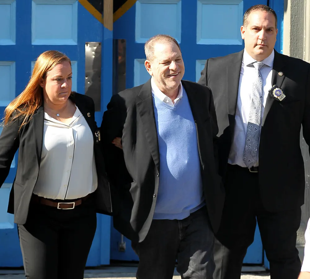 Harvey-Weinstein-handcuffed