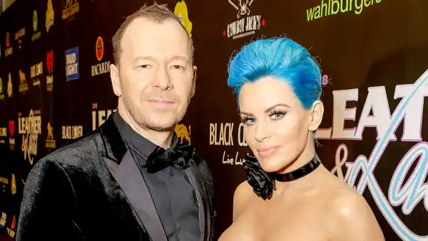 Jenny-McCarthy-Donnie-puppies