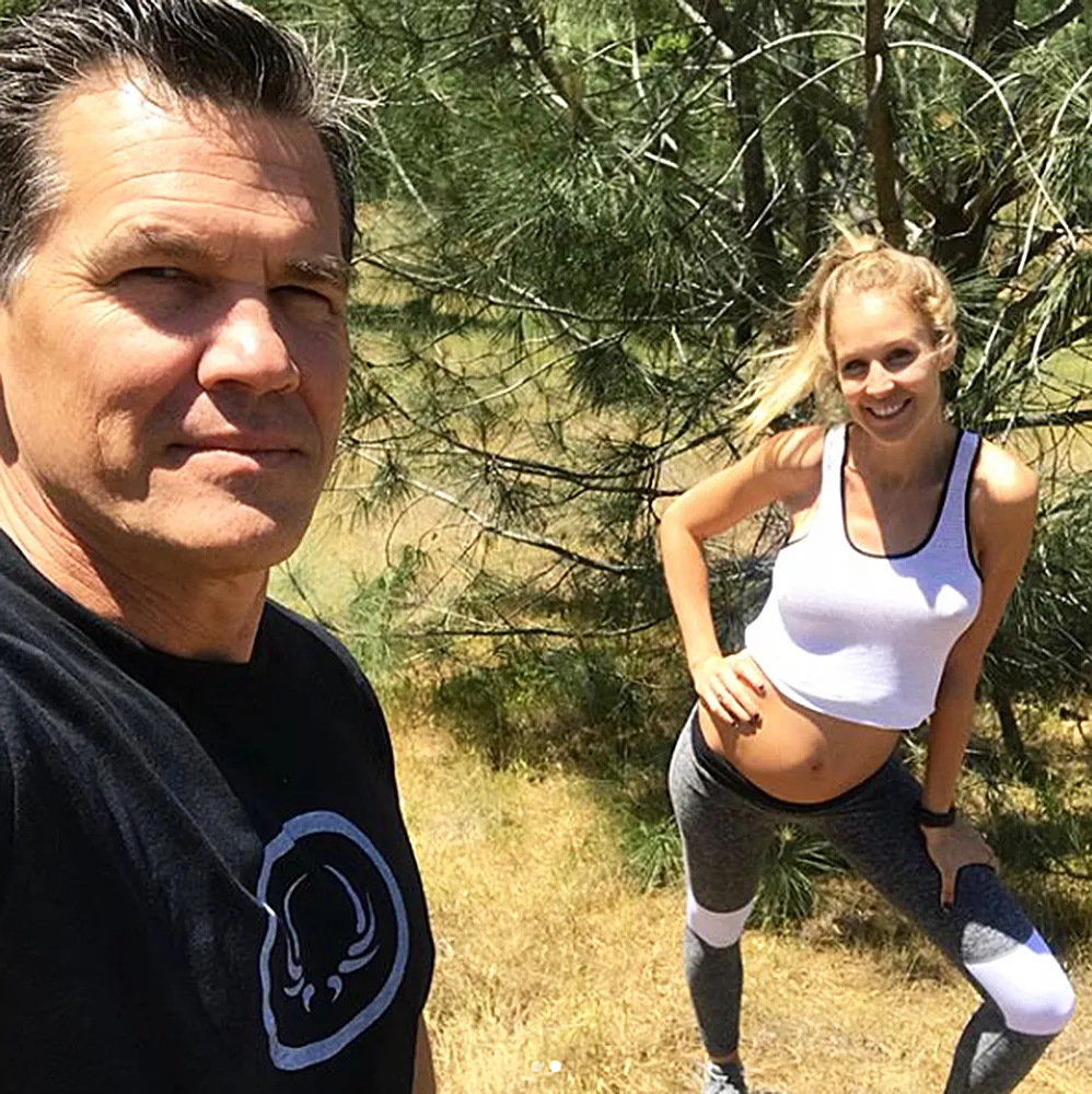 Josh Brolin Kathryn Boyd pregnant baby bump